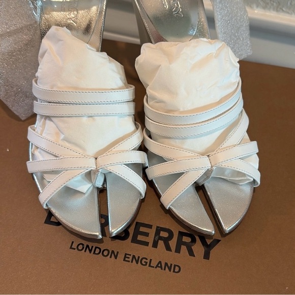 Burberry White Leather Split-Toe Hove Sandals Size 36EUR NWT - Picture 6 of 13
